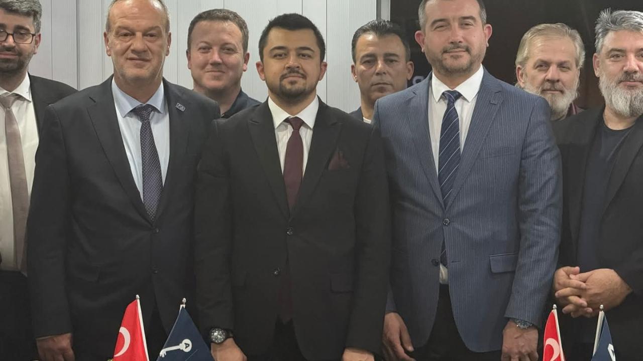 Ümit Akdağ Anahtar Parti Saflarına Katıldığını Açıkladı