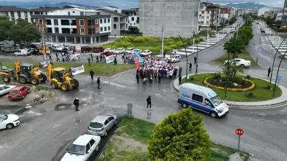 Akhisar'da 1 Mayıs Coşkusu: İşçilere Müjde