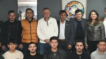 Başkan Balaban Akçaköy’de Gençlerle Buluştu