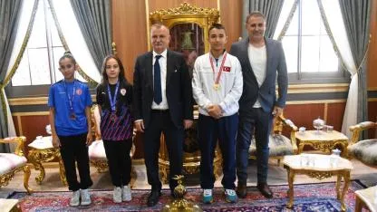 Başkan Balaban Şampiyon Sporcuları Ağırladı